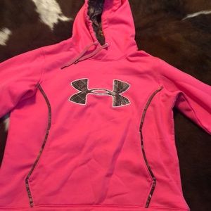 Women’s Under Armor sweatshirt